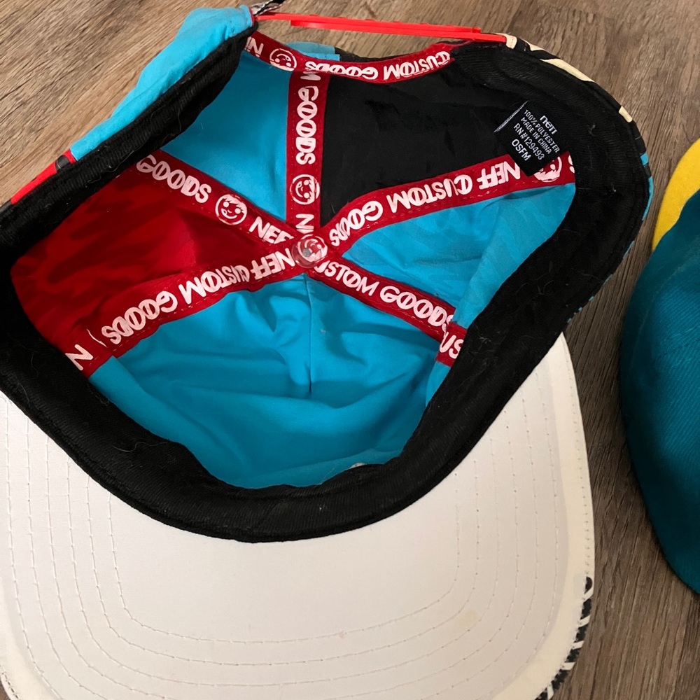 Two neff hats - Picture 3 of 4
